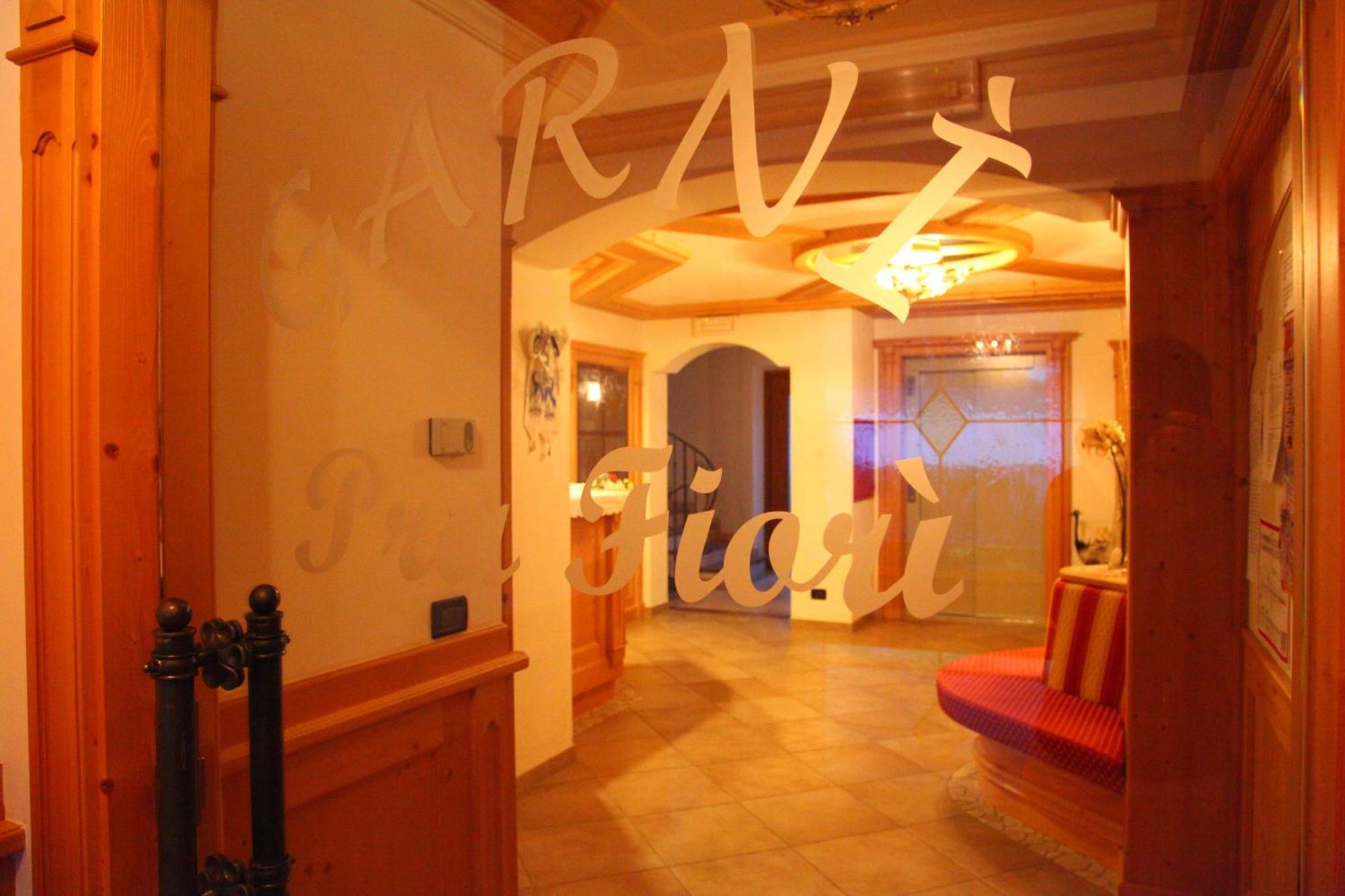Garni Pra Fiori Hotel Campitello di Fassa Exterior foto