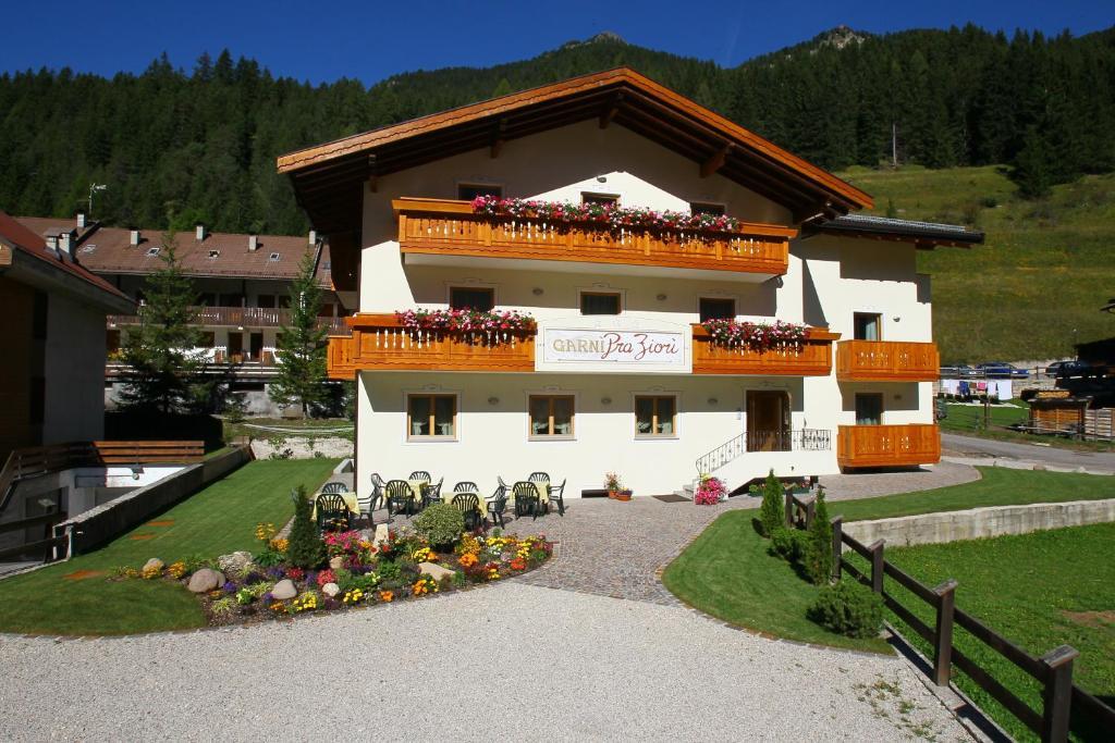 Garni Pra Fiori Hotel Campitello di Fassa Exterior foto
