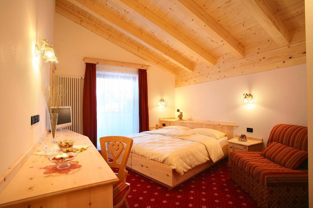 Garni Pra Fiori Hotel Campitello di Fassa Cameră foto