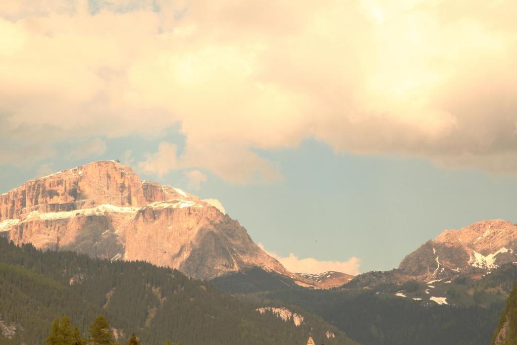 Garni Pra Fiori Hotel Campitello di Fassa Exterior foto