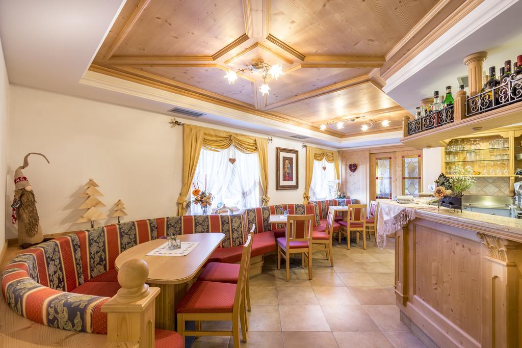 Garni Pra Fiori Hotel Campitello di Fassa Exterior foto