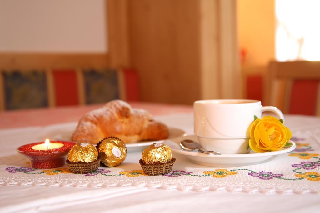 Garni Pra Fiori Hotel Campitello di Fassa Exterior foto