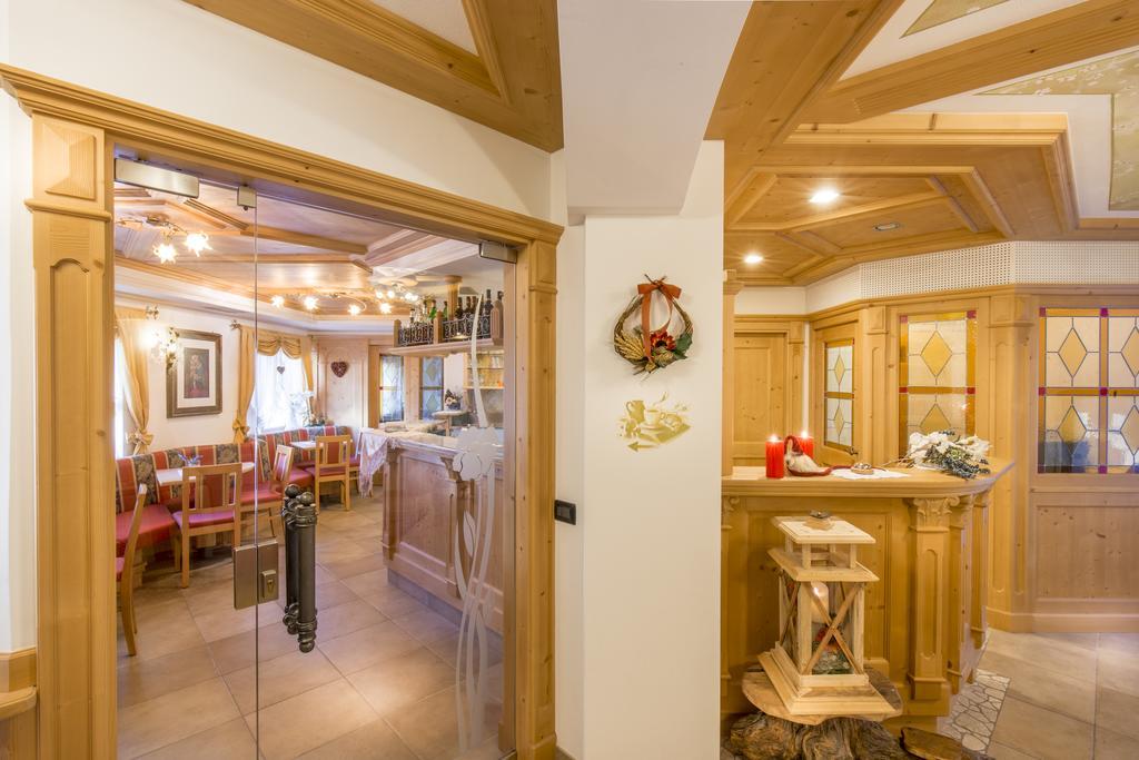Garni Pra Fiori Hotel Campitello di Fassa Exterior foto